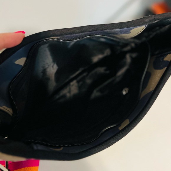 Threaded pear neoprene crossbody - Picture 3 of 7